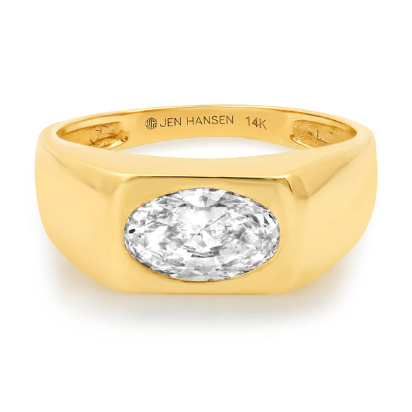 DIAMOND POOL OVAL CUT SOLITAIRE RING, 14kt GOLD